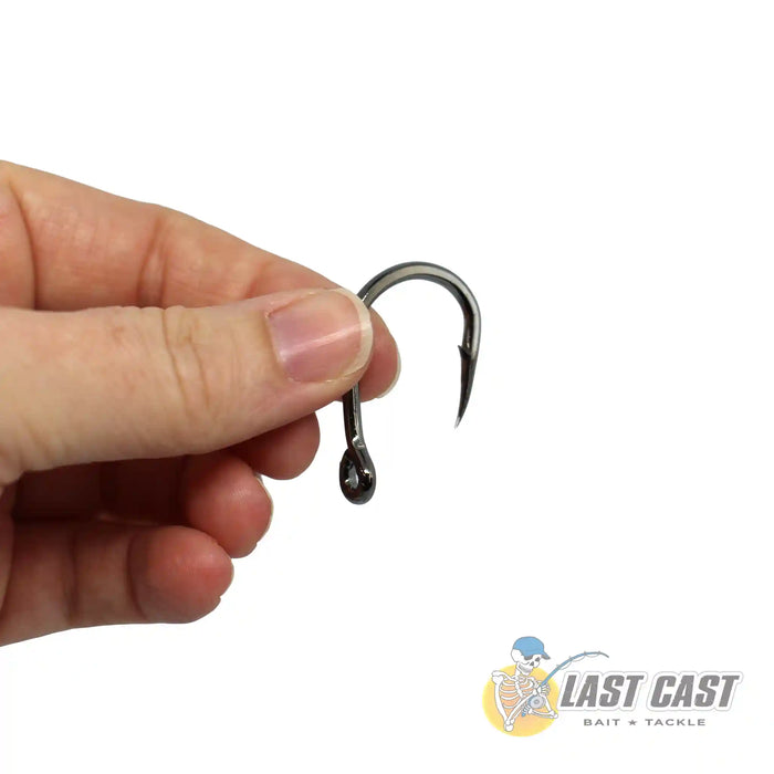 Jiggle Lure Livebait Hook in hand